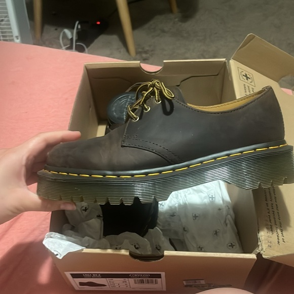 Dr. Martens brown boots - Picture 2 of 5